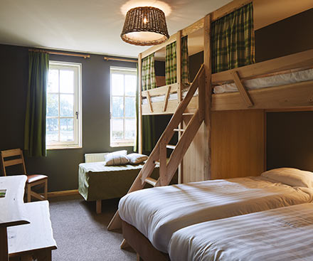 Hotel Room 5 Person